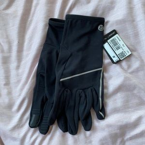 Lululemon Cold Terrain Run Gloves. NWT.